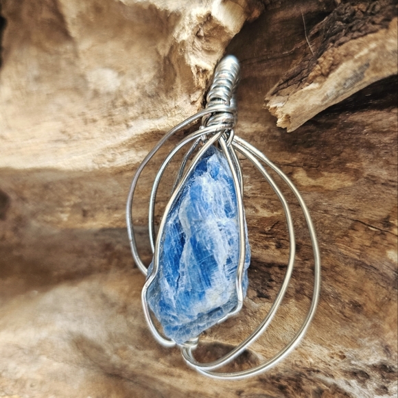 Kyanite pendant wire wrapped handmade silver tone - Picture 1 of 4